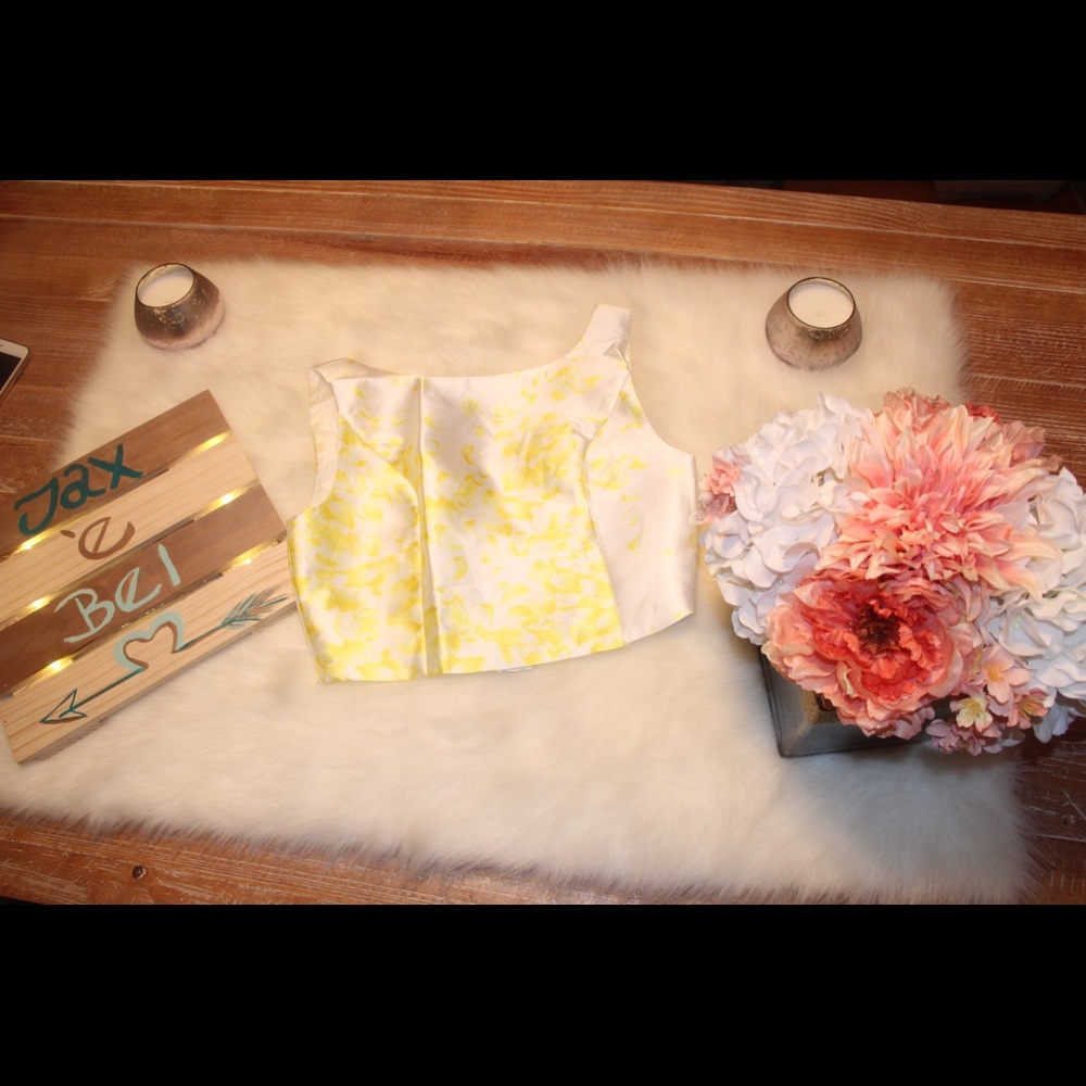 Yellow and white short skirt set